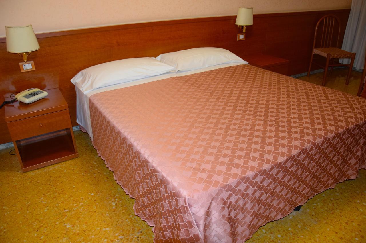 Hotel Bruna Rome Luaran gambar