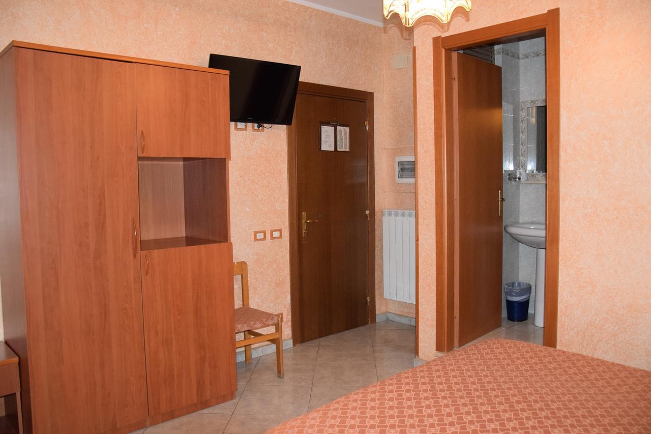 Hotel Bruna Rome Luaran gambar