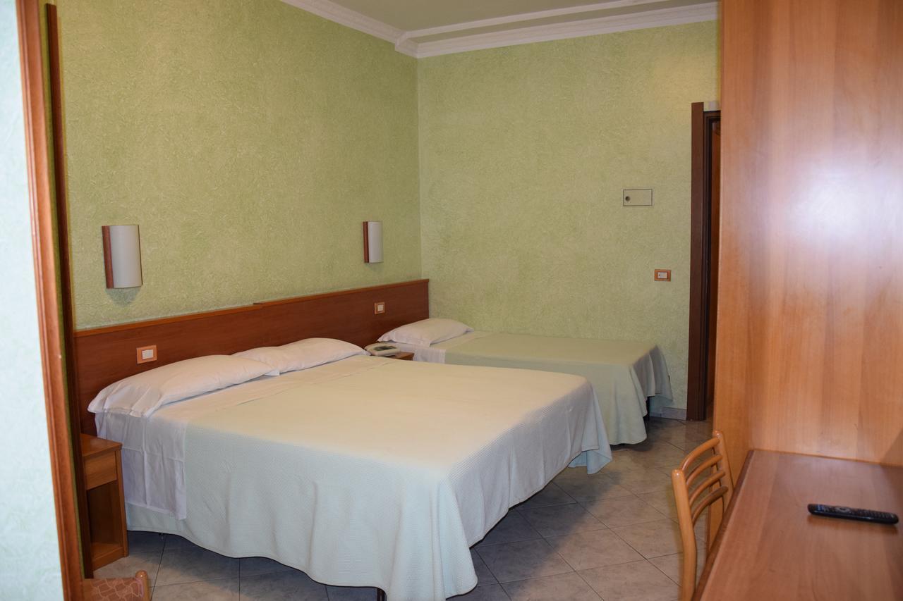 Hotel Bruna Rome Luaran gambar